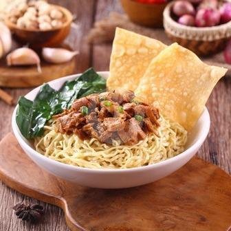 Review Bakmi DKI di Pasar Slipi Jaya: Mencari Cita Rasa yang Menggugah Selera