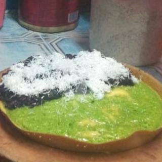 Ketan Hitam Hijau Pandan menu Martabak Bangka WG. Jaya, Dr. Aisyah