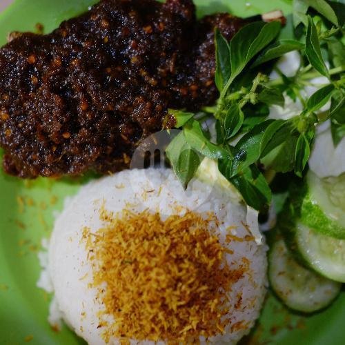 Ayam Cabe Ijo + Nasi menu Suromadu 99 Palbatu, Doktor Saharjo