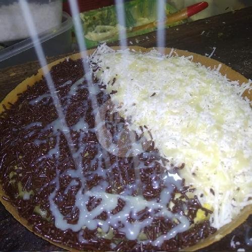 Biasa Isi 2 Telor Ayam menu Martabak Karomah, Cibeber