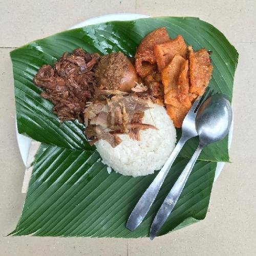Nasi Gudeg Krecek + Sayap Ayam menu Gudeg Mbarek Bu Hj. Amad, Alun-Alun Utara