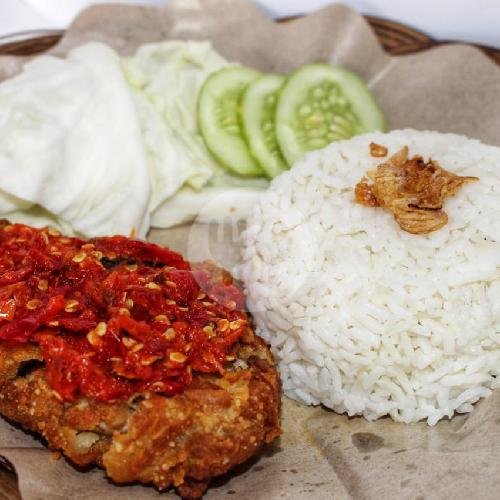 Ayam Geprek Sambal Orek menu Ayam Geprek Aurel, Rawalumbu