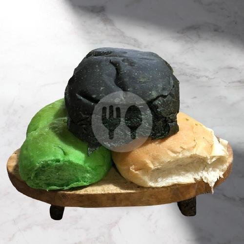 Paket Ngemilk menu Roti Bakar Baim & Susu Mas Boy, Tubagus Ismail