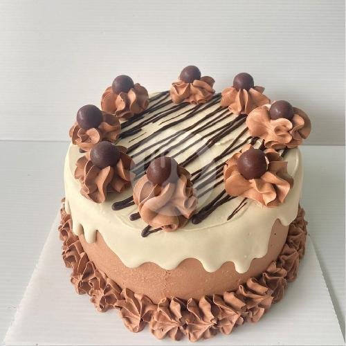 Blackforest Classic Large ( Diameter 16cm Tinggi 7cm ) menu Toko Kue Lingga Kitchen, Rancabentang