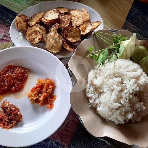 Nasi Ayam menu Lesehan SS Serba Special, Wahid Hasyim