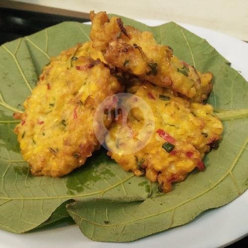 Dadar Telur menu Warung Jamblang Ibu Nunuk, Astana Anyar
