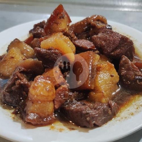 Warung Sejahtera: Surga Kuliner Babi di Malang dengan Harga Terjangkau