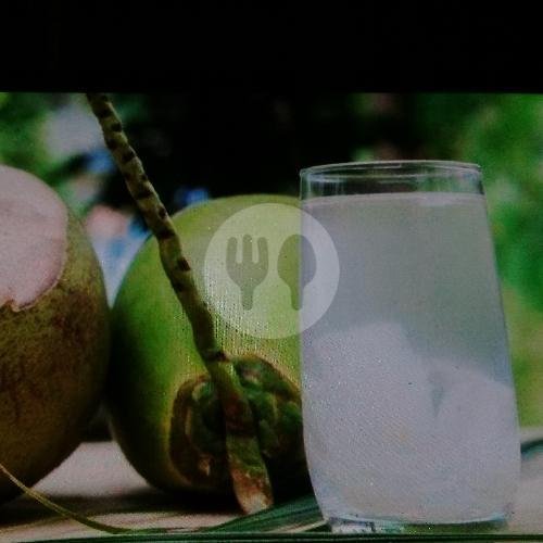 Es Kelapa Muda Susu/sirup menu Warmindo Amor, Umbulharjo