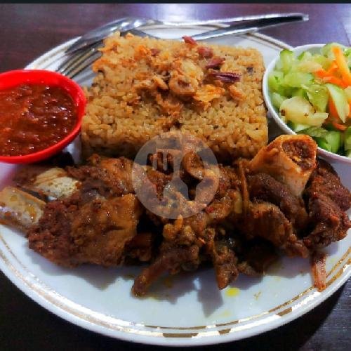Review Menarik Warung 4 Mata di Jl. Letjen Panjaitan, Jember: Kuliner 24 Jam yang Menggoda