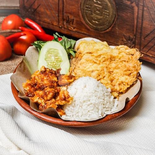 Sego Endog Ayam Sambel Gobyos menu Festival Dermaga Kuliner, Malang