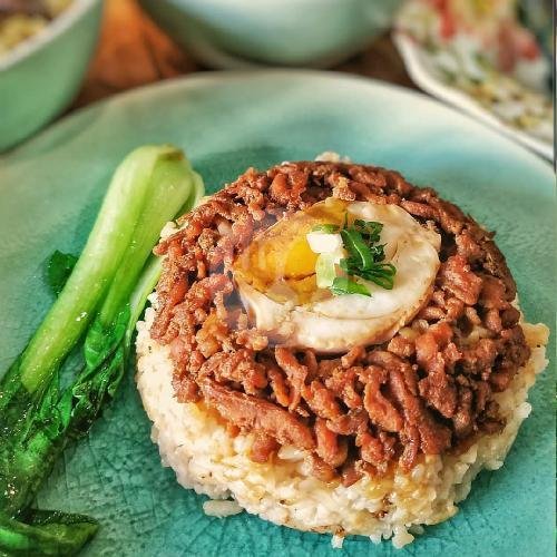 Review Bakmi Nyonya: Kuliner Lezat dan Atmosfer Tradisional di Cirebon