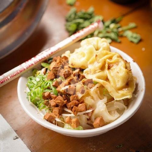 Mie (Bakmi) Ayam menu Mie Ayam Garuda Cideng