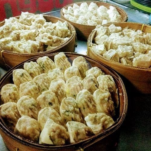 Baso Tahu Siomay menu Batagor Baso Tahu Ijen, Holis Raya
