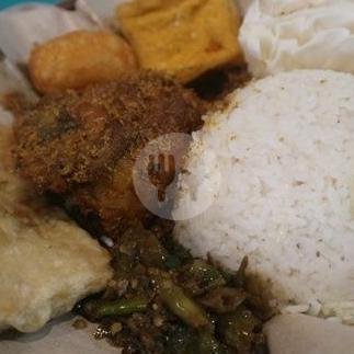 Paket Nasi Ayam Serundeng dan Sayur menu Warung Nasi SPG, Hasanudin