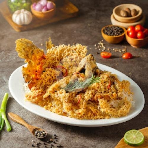 Gurame Hantu Petir + Nasi + Kangkung menu Huk Family Resto, Jatiasih