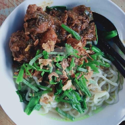 Mie Ayam Irisan menu Bakso Urat dan Mie Ayam Arema Malang Kentungan, Manggung Depok Sleman