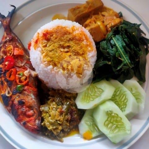 Nasi Ayam Gulai Nikmat menu Nasi Padang RM Pondok Sari Jaya, Kamal Raya