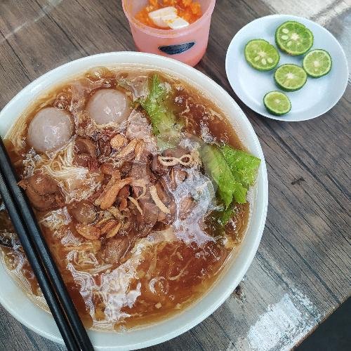 Baso Cuanki menu Lomie, Astina