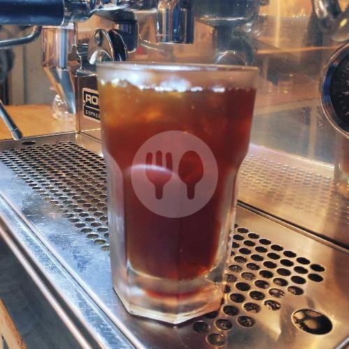 Es Cold Brew Black menu Tri Tangtu Kopi Roasters, Buah Batu