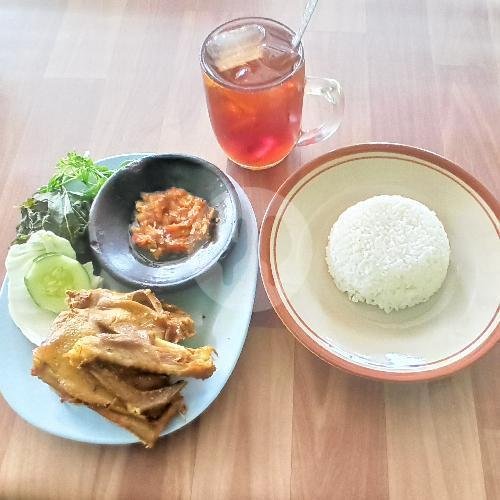 Paket Bebek Rizky B menu Bebek dan Ayam Goreng Rizky Mbak Tatik