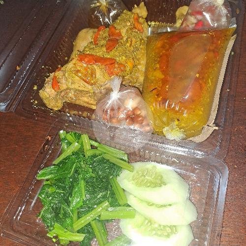 1 Ekor Ayam Betutu Goreng Kampung menu Warung Ayam Betutu Bu Asia, Banyuwangi