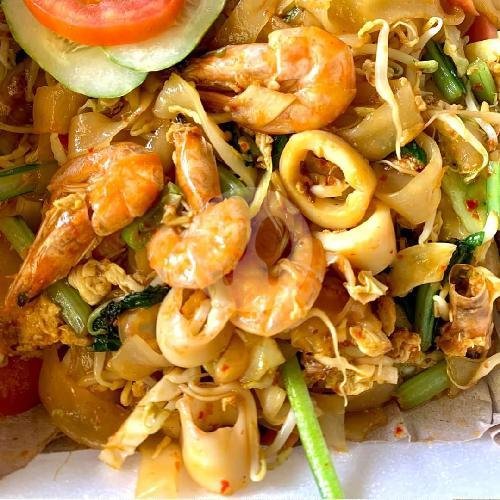 2 Mie Goreng Ayam 2 Teh Pucuk menu Bakmi & Seafood Azzura, Swadarma