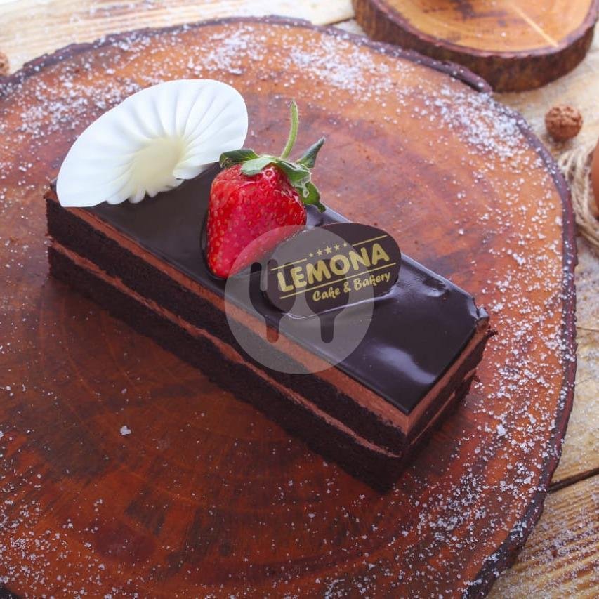 Moist Coklat menu Lemona Cake and Bakery, Dr Sukardjo