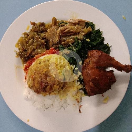 Review Menarik RM Padang Selamat Baru di Jl. Dr Radjiman: Nasi Rendang yang Menggugah Selera!