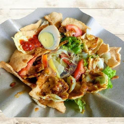 Gado-Gado Puspita: Kenangan Manis di Setiap Suapan di Semarang Tengah Gado-Gado Puspita: Kenangan Manis di Setiap Suapan di Semarang Tengah