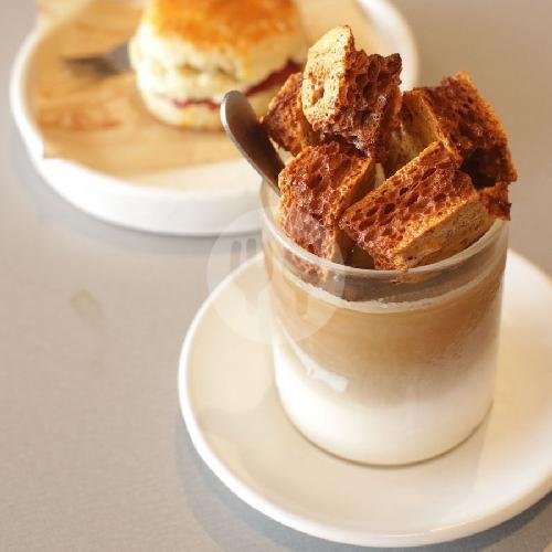 Honeycomb Crunch (Ice) menu Tampa Coffee, 27 Jl. Mgr. Sugiyo Pranoto