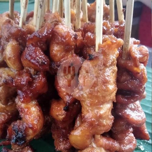 Sate Lilit Babi menu Warung Bu Komang, Pura