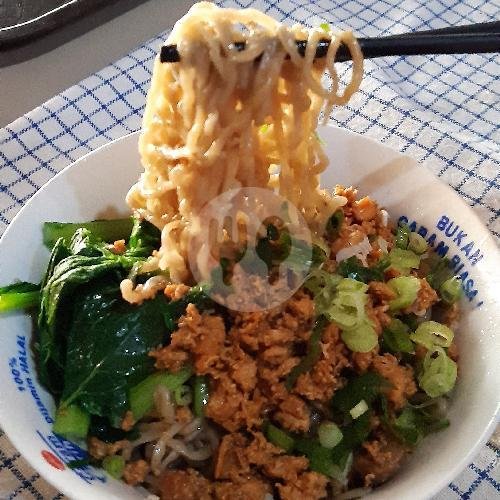 Bubur Ayam Cincang menu Pangsit Mie Pinangsia, Manggis