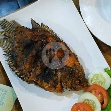 Ikan Gurami Pasir Emas menu Raya Cafe & Resto, Taman