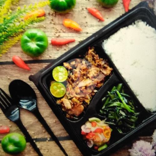 Paket Ikan Potongan + Bakwan Jagung menu Waroeng Bakoe Dapa Ci Mey, Kelapa Gading
