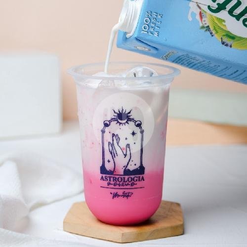 Nasgor Gila + Ice Jasmine Tea menu Mursida, Jember