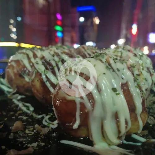 Topping Pedas menu Naruto Takoyaki, MRT Blok M