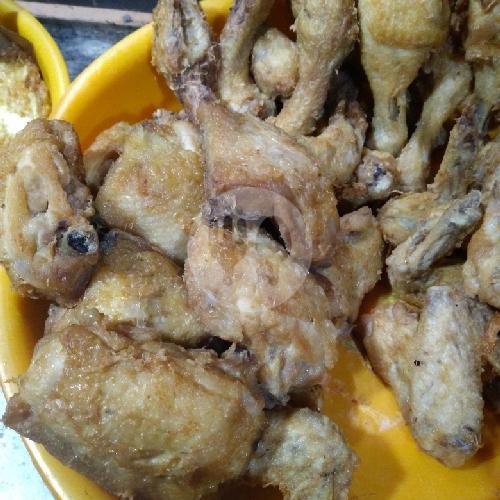 Paha Ayam menu Pecel Mbok Adjir, Karang Taruna