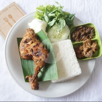 Nasi Ayam Goreng Broiler Kecil menu Ayam Panggang 3 Berku, Kusumanegara
