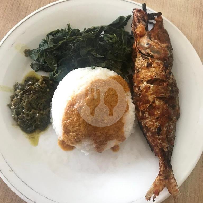 Rendang Bungkus menu Rumah Makan Murah Meriah Masakan Padang, Nusa Indah