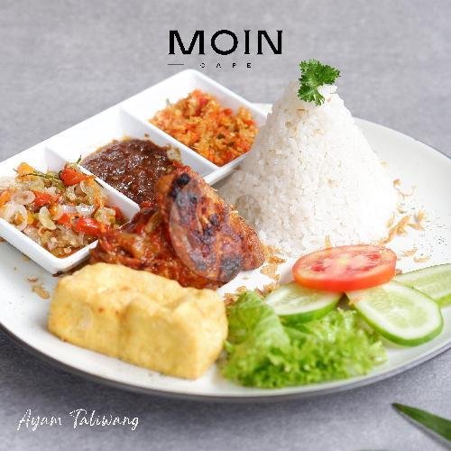 Ayam Goreng Kremes menu Moin Cafe, Sumber Sari