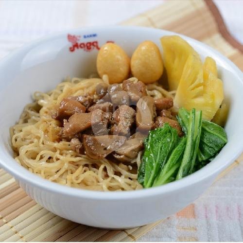 Review Bakmi Naga Resto: Pengalaman Makan yang Menunggu di City Plaza Jatinegara