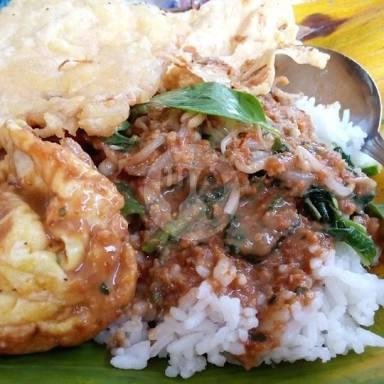 Sayur Pecel ( Pedas, Sedang, Tidak Pedas) menu Pecel dan Rawon Glintung Bu Yatirah, Letjen S Parman