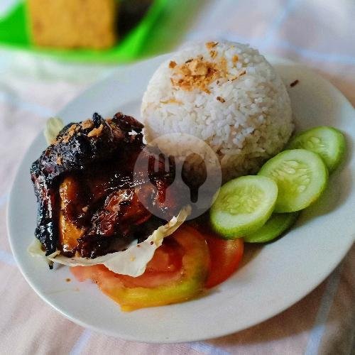 Paket Hemat Ayam Bakar menu Kedai Ma Dede, Ayam Seuhah Ma Dede, Cibaligo