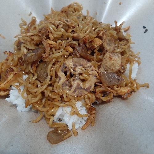 Nasi Putih Indomie Goreng Ayam Baso menu Warung Mbak Merry