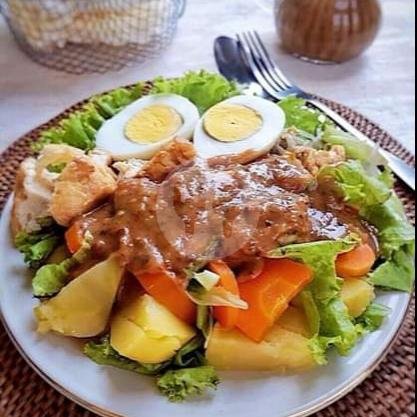 Gado2 + Lontong + Telor 1 menu Gado Gado Sekolah Korea, Sekolah Korea