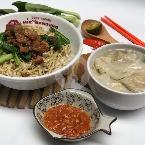 mie lebar ayam fukian menu Bakmi Bandung, Tanjung Duren
