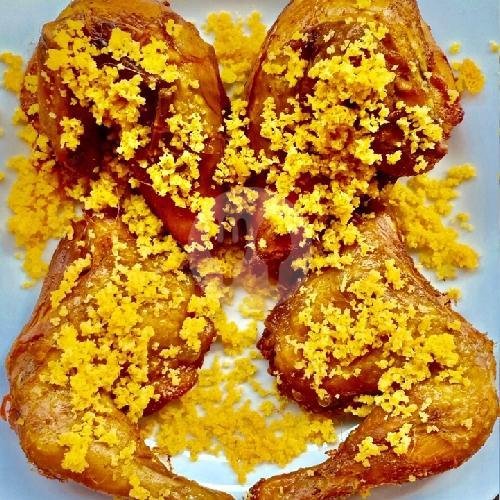 Ayam Goreng Tulang Lunak + Sambal Merah. menu Ayam Goreng Presto Tambori, Banyuraden
