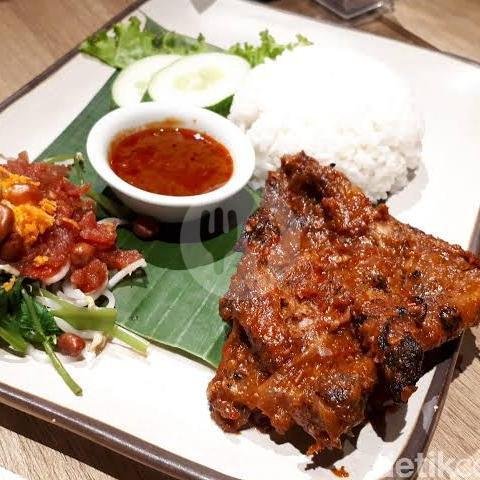 Ayam Bakar + Nasi + Urap Urap + Tahu Tempe menu Ayam Bakar Dinar, Kasuari