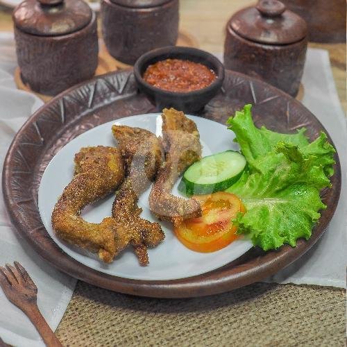 Ati Ampela menu Ayam Goreng Pemuda, Mangu Harjo