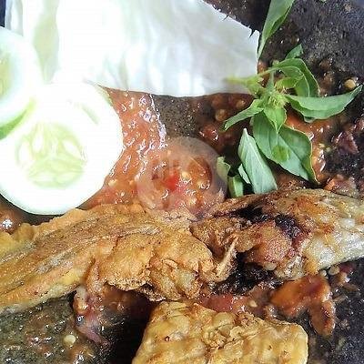 Nasi + Ayam Penyet + Teh Hngt(es) menu Warung Solo, Mangu Harjo